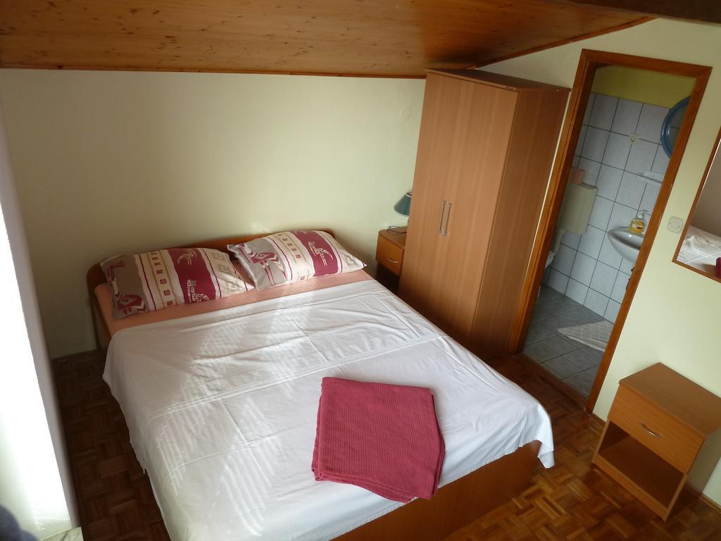 Apartment Mrkic Biograd Na Moru Bilik gambar